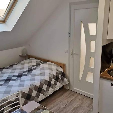 Studio Cosy Douillet Et Fonctionnel Lägenhet Savigny-le-Temple Exteriör bild