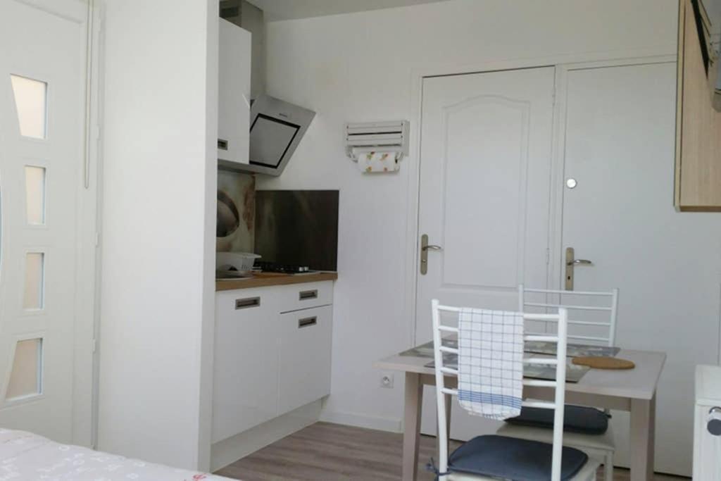 Studio Cosy Douillet Et Fonctionnel Lägenhet Savigny-le-Temple Exteriör bild