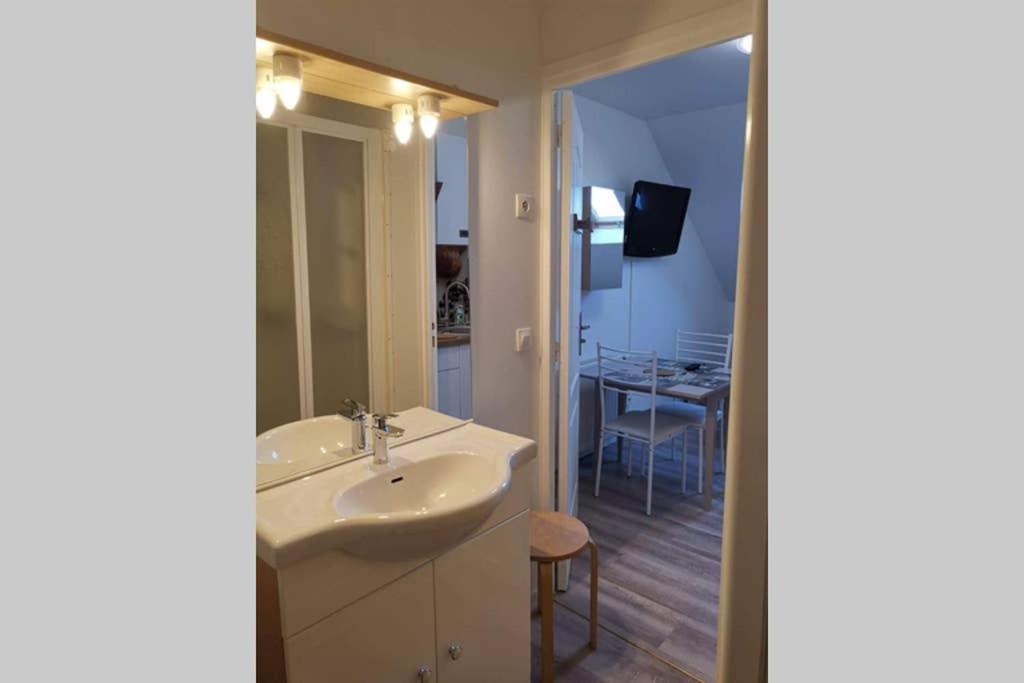 Studio Cosy Douillet Et Fonctionnel Lägenhet Savigny-le-Temple Exteriör bild
